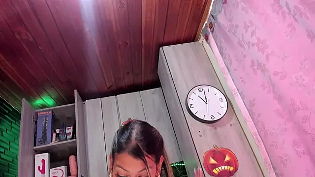 LaureenHills Adlı Modelin Web Kamerası Şovu