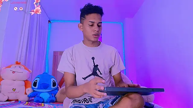 dilan_alfonzo's Webcam Show