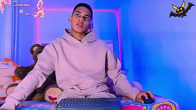 Pokazy przed kamerką – dilan_alfonzo
