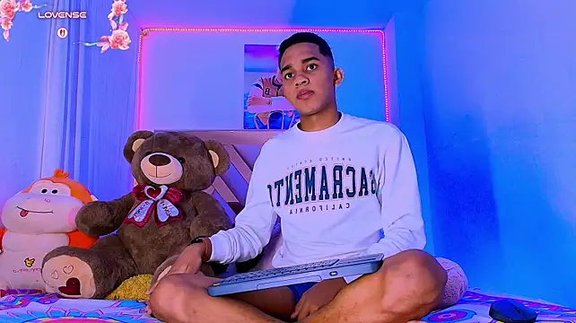 dilan_alfonzo's Webcam Show