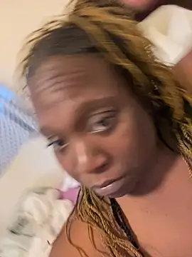 Ellaome2023's Webcam Show