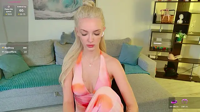 AleksaBlonde's Webcam Show