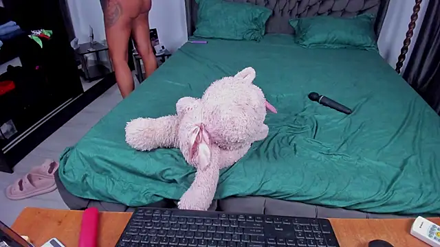 Nicol2Naya's Webcam Show