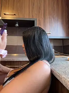 Hotmomcheckk_ Webcam show