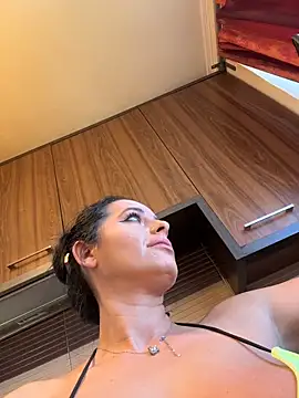 Hotmomcheckk_ Webcam Show