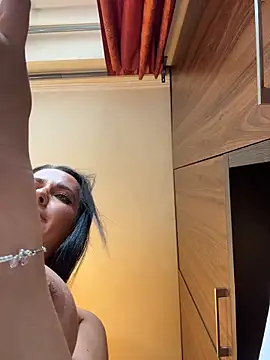Hotmomcheckk_'s Webcam Show