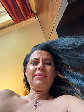 Hotmomcheckk_ 在線直播表演