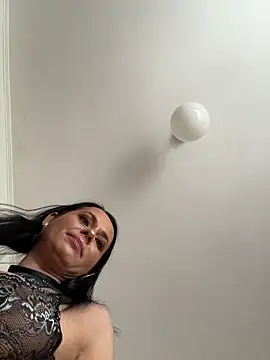 Hotmomcheckk_ Webcamshow
