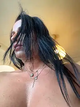 Show Webcam de Hotmomcheckk_