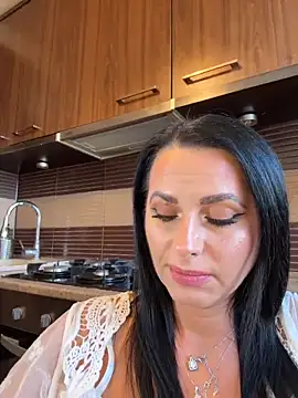 Show de Hotmomcheckk_ na webcam