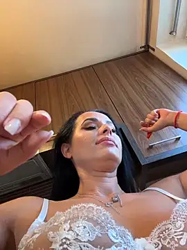 Hotmomcheckk_'s Live XXX Chat