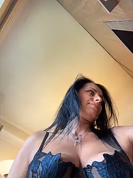 Hotmomcheckk_'s Webcam Show