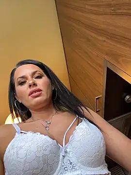Hotmomcheckk_ Adlı Modelin Canlı XXX Sohbeti