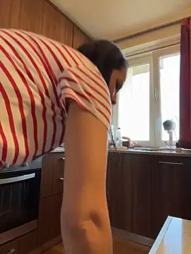 Czat XXX na żywo – Hotmomcheckk_