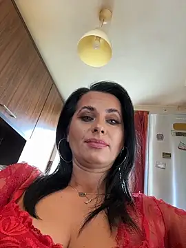 Hotmomcheckk_ Show in webcam