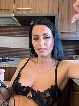 Hotmomcheckk_ Webcam show