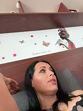 Živý XXX chat Hotmomcheckk_