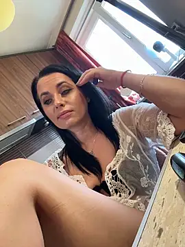 Show modela Hotmomcheckk_ na web-kameri