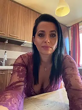 Hotmomcheckk_'s Webcam Show