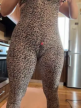 Hotmomcheckk_'s Live XXX Chat