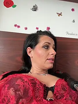 Chat XXX ao vivo de Hotmomcheckk_