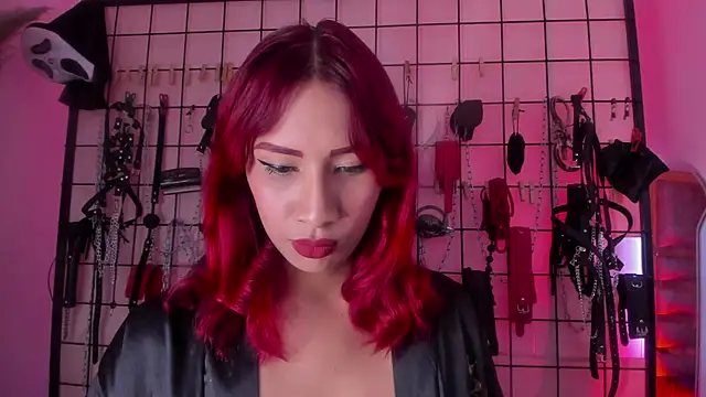 charrlotte_quinn's Webcam Show