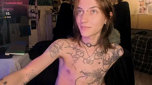boipussy_roku Show in webcam