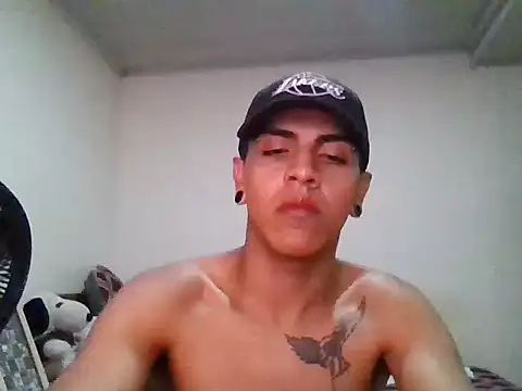 Show modela Alejo9876 na web-kameri