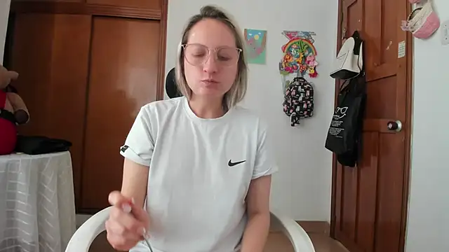 Pertunjukan Kamera Web Adele_johnsonn1