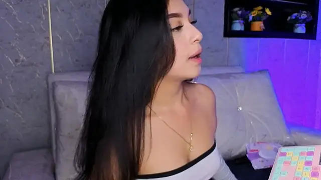 MelodySweett লাইভ XXX চ্যাট