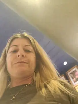 NikkiBlisss Show in webcam
