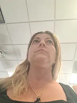 NikkiBlisss 실시간 채팅방