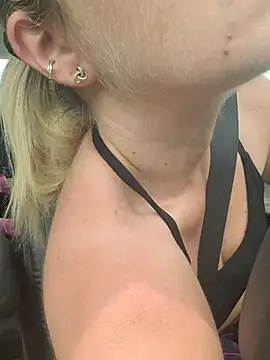 Živá chatovací místnost NikkiBlisss