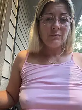 Онлайн чат XXX NikkiBlisss