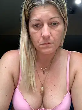 NikkiBlisss webkamerás műsora