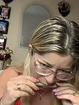 NikkiBlisss: απευθείας συνομιλία ΧΧΧ