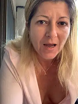 NikkiBlisss' Live XXX Chat