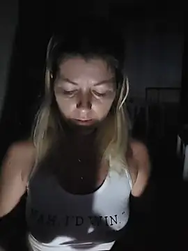 NikkiBlisss 在線直播表演