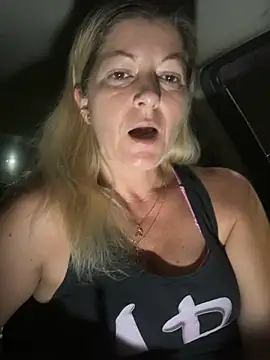 NikkiBlisss Show in webcam