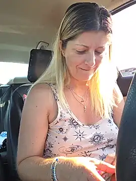 NikkiBlisss Show in webcam