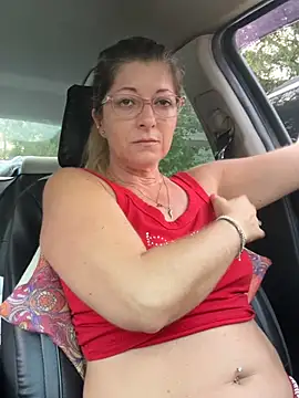 NikkiBlisss: διαδικτυακό σόου στην κάμερα