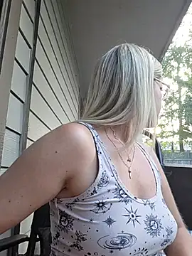 NikkiBlisss Pertunjukan Webcam