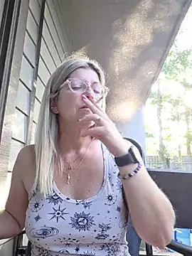 NikkiBlisss Chat XXX live