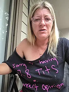NikkiBlisss Show in webcam