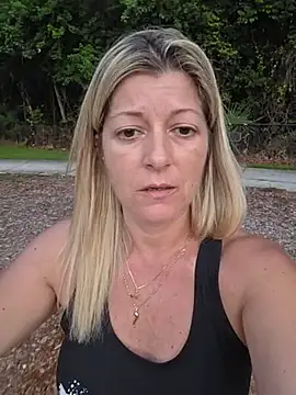 Chat +18 de NikkiBlisss ao vivo