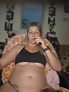 NikkiBlisss Show in webcam