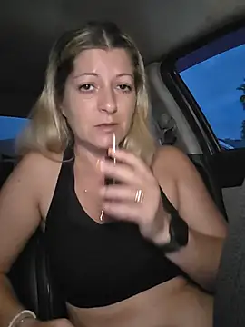 הופעת וובקאם של NikkiBlisss
