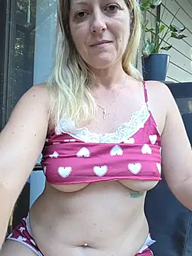 NikkiBlisss' Webcam Show
