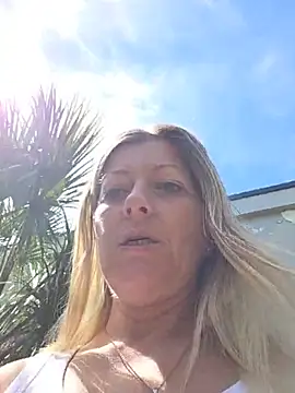 NikkiBlisss Chat XXX in diretta