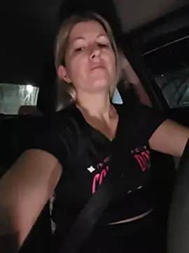 NikkiBlisss Show in webcam